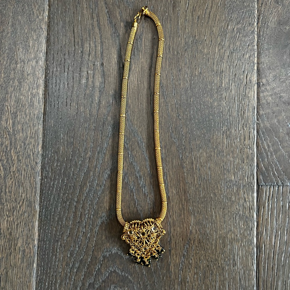 NWOT - Gold plated necklace, earrings and key chain - Picture 3 of 8